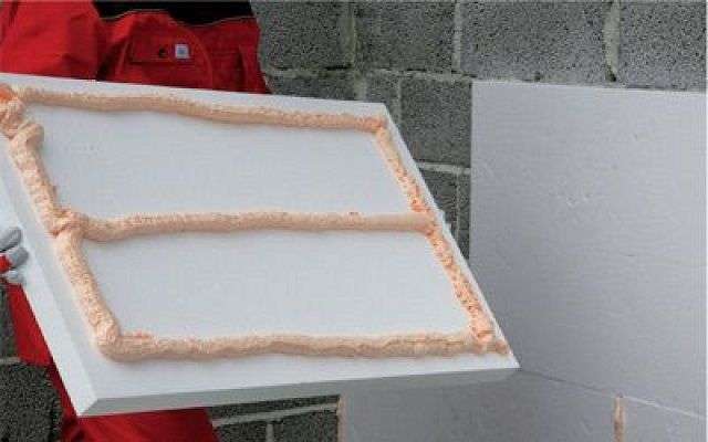Як правильно утеплити стелю під холодним дахом