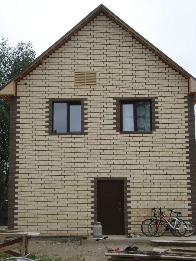 Облицювання будинку з сип-панелей керамічною цеглою