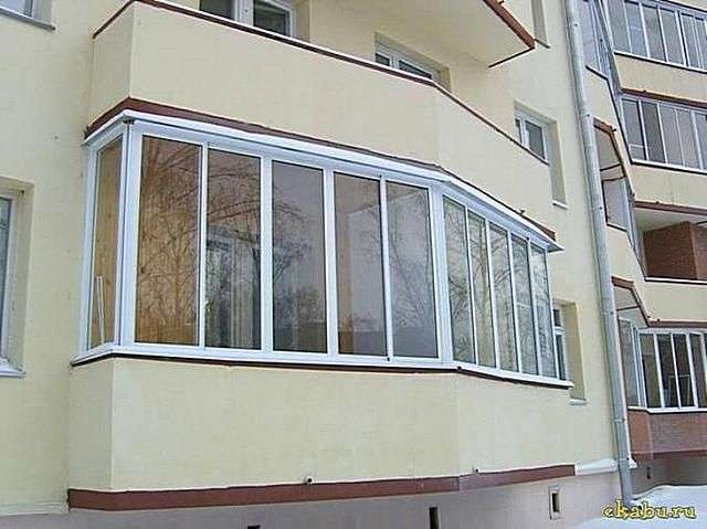 Варіанти обробки балкона всередині